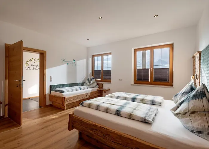 Zur Schoensten Aussicht Zellberg