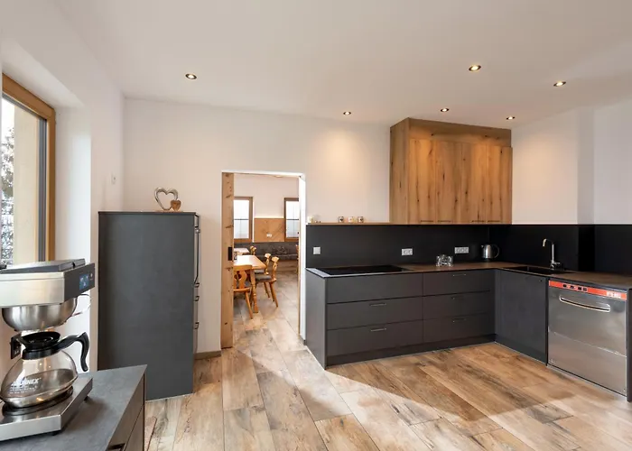 Zur Schoensten Aussicht Zellberg