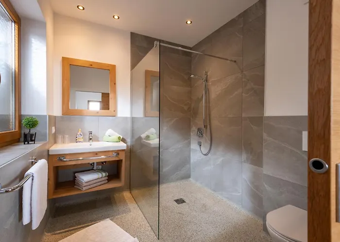 Zur Schoensten Aussicht Zellberg