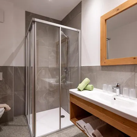 Zur Schoensten Aussicht Zellberg